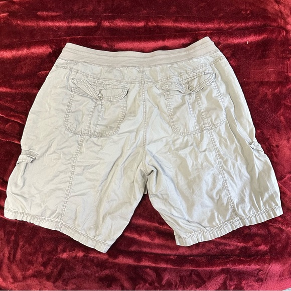 Supplies Tan Cargo Shorts with Elastic Waistband and Relaxed Fit 18W - Picture 3 of 8